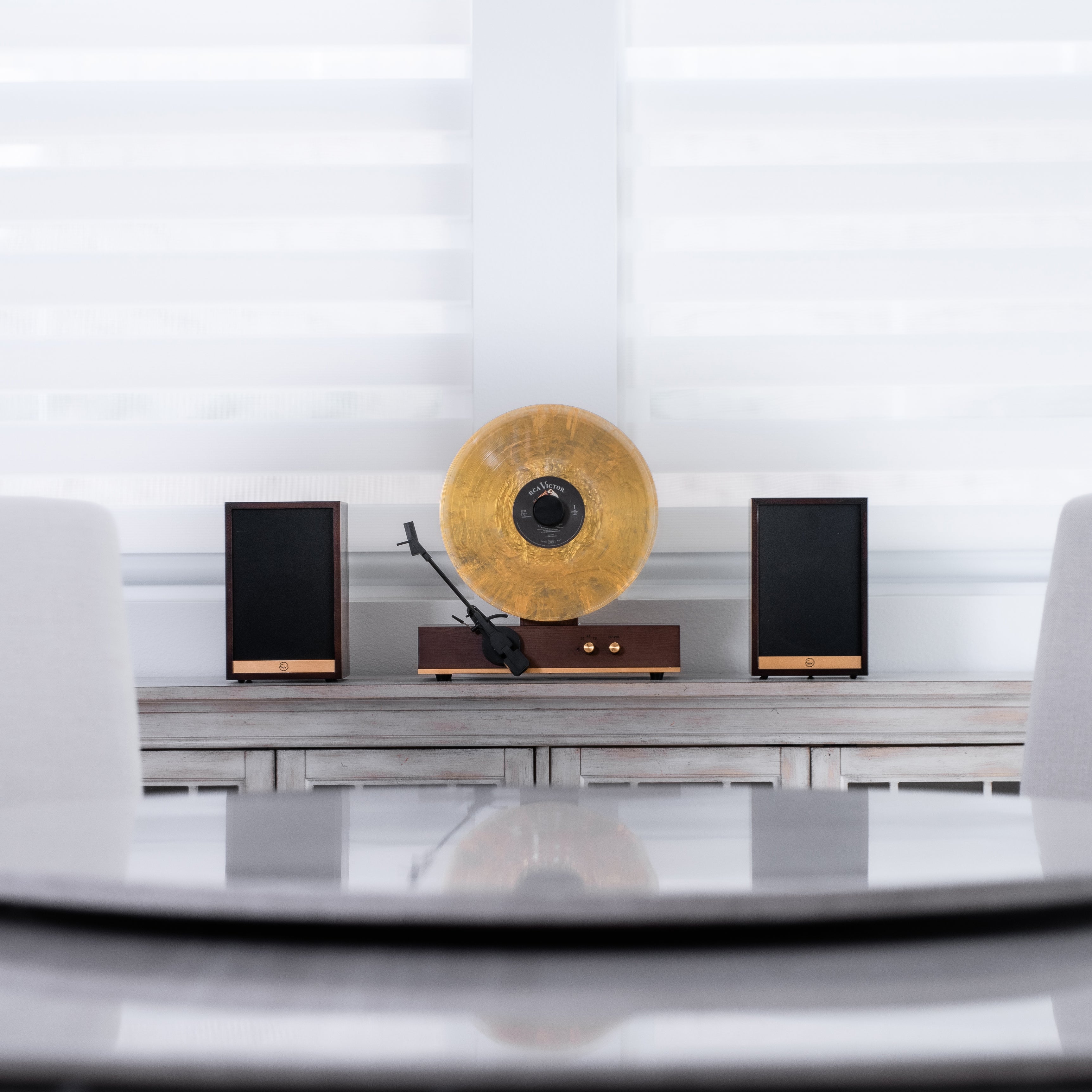 Fuse Audio GLD Vertical Vinyl Record Player - image 8
